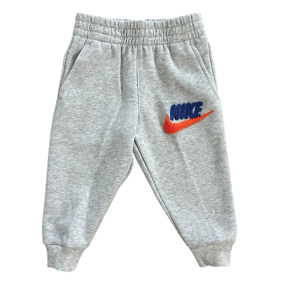 *New* Nike Gray Hooded Sweatshirt and Jogger Pants Set Boys Size 2T - Picture 4 of 7